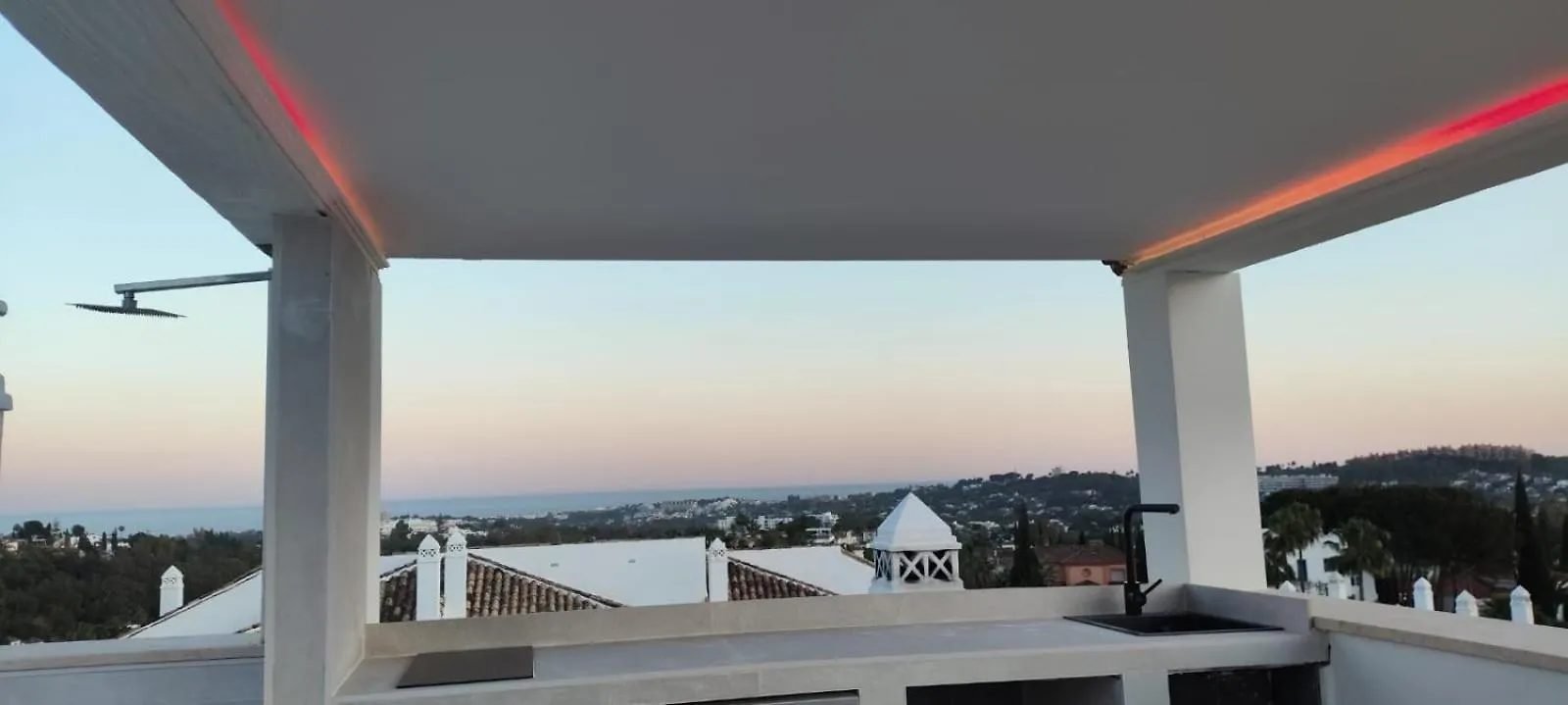 Apartment 3 Bedroom Duplex Penthouse With Stunning Rooftop Solarium And See Views Marbella
