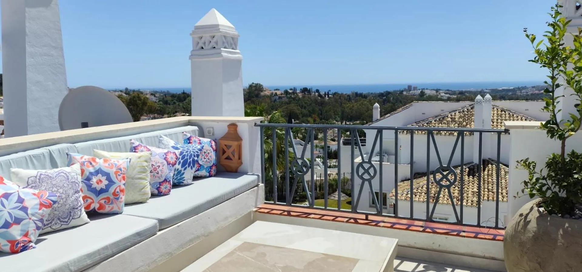 Apartment 3 Bedroom Duplex Penthouse With Stunning Rooftop Solarium And See Views Marbella